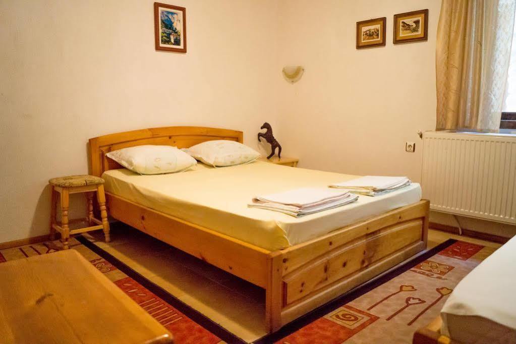 Toni'S Guest House 멜닉 외부 사진