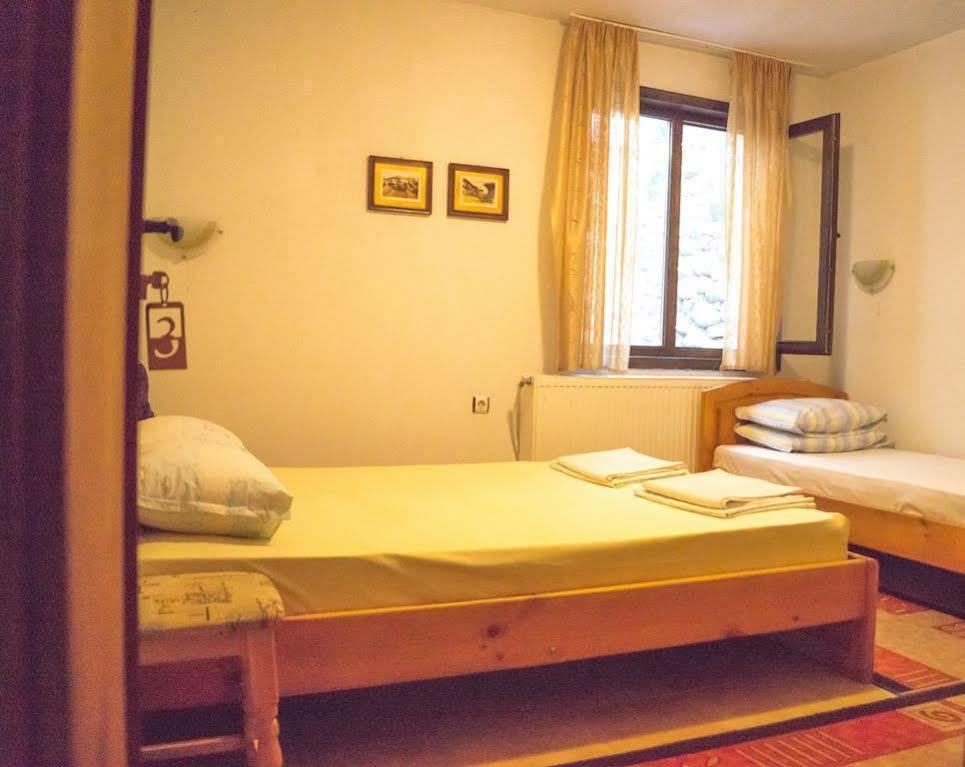 Toni'S Guest House 멜닉 외부 사진