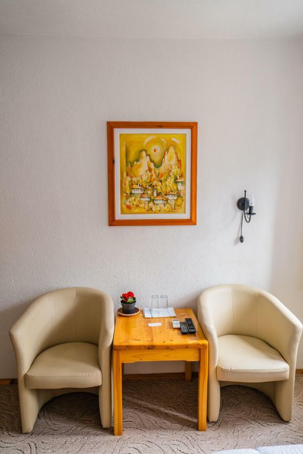Toni'S Guest House 멜닉 외부 사진