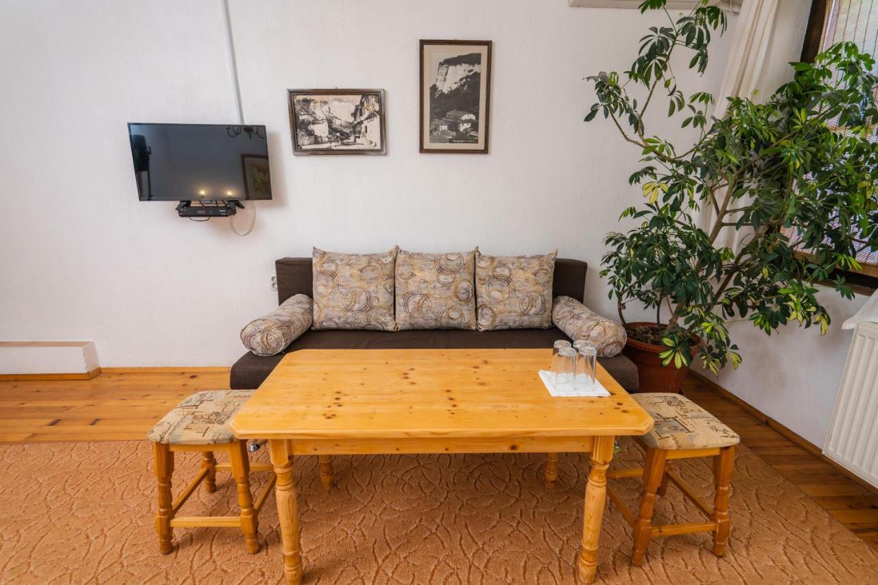 Toni'S Guest House 멜닉 외부 사진