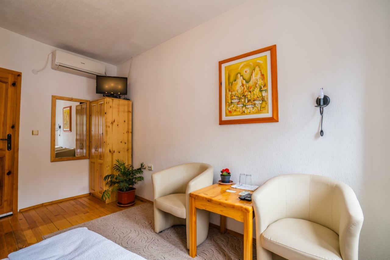 Toni'S Guest House 멜닉 외부 사진