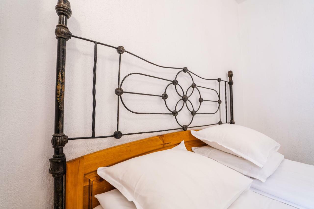 Toni'S Guest House 멜닉 외부 사진