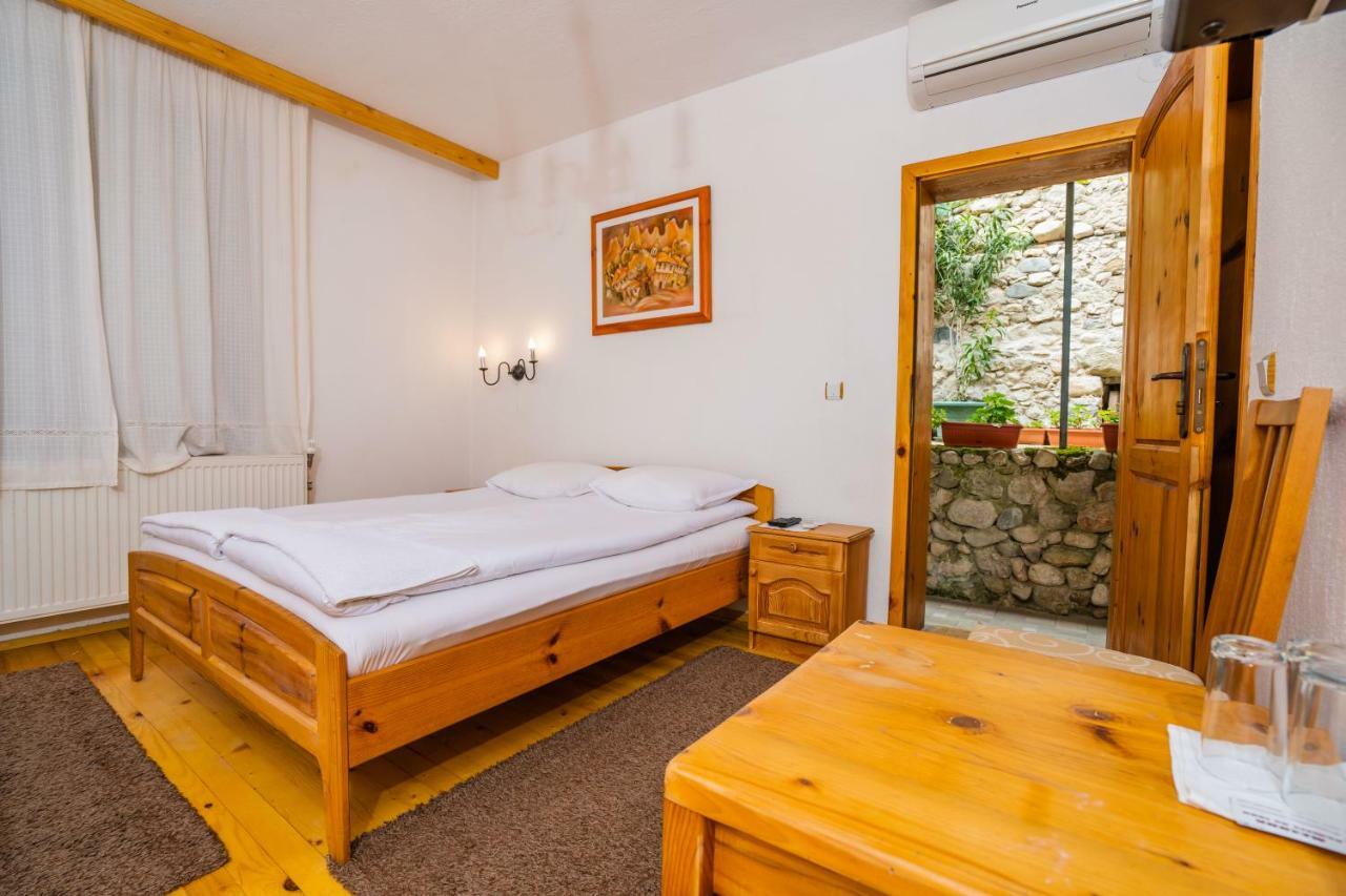 Toni'S Guest House 멜닉 외부 사진