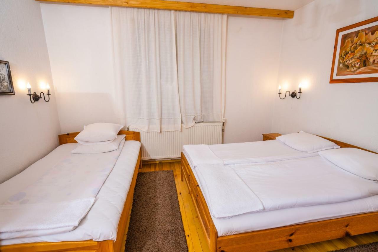 Toni'S Guest House 멜닉 외부 사진
